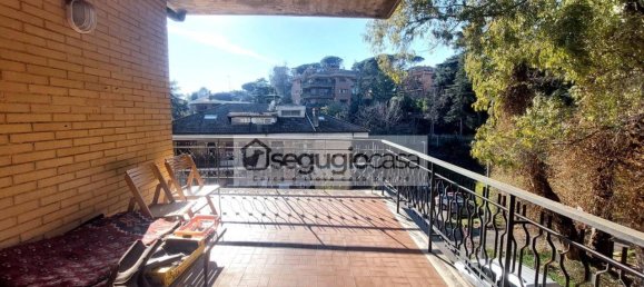 3 rooms Apartment in Rome, Italy No. 35988 12
