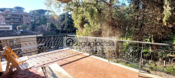 3 rooms Apartment in Rome, Italy No. 35988 10