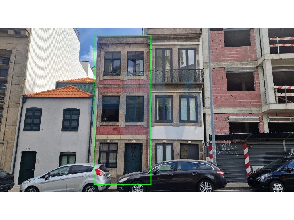 9 chambres Bâtiment à Porto, Portugal No. 309402