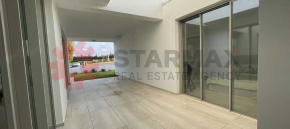 Вилла с 7 спальнями в Протарас, Кипр № 80668 3