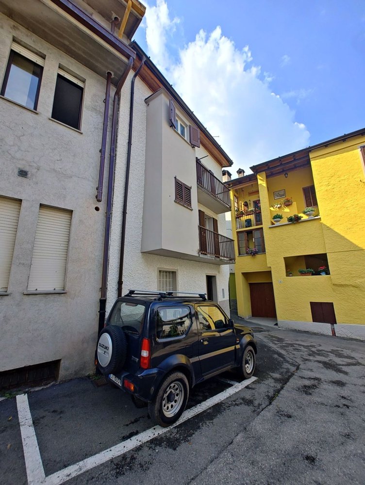 3 rooms House in Laino, Italy No. 148145