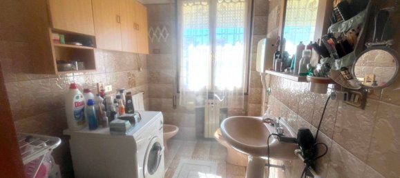 4 bedrooms Apartment in Rimini, Italy No. 341268 9