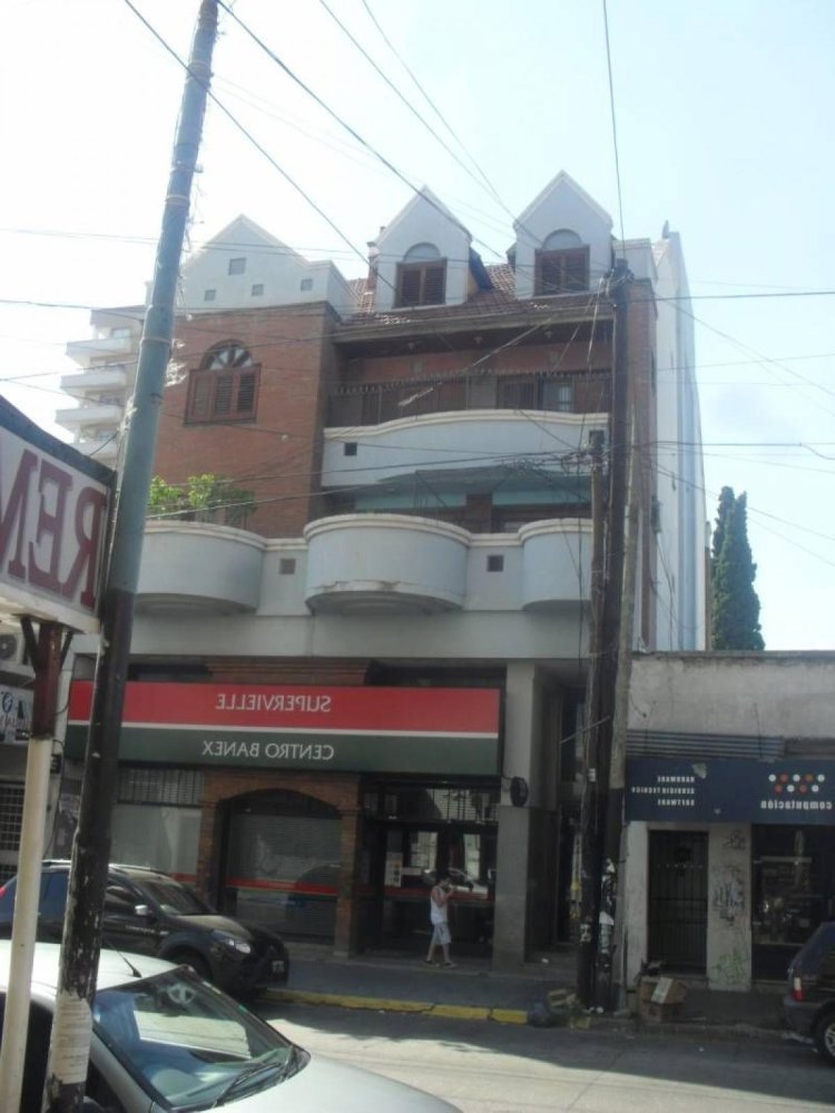 2 bedrooms Apartment in Lanus, Argentina No. 12228