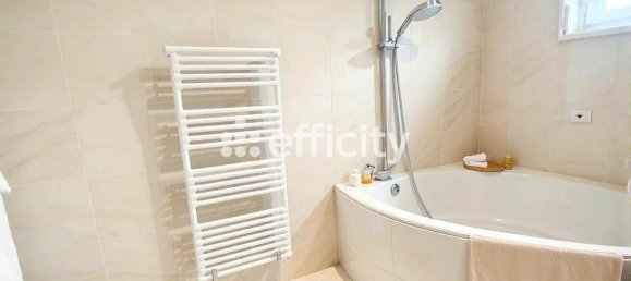 5 bedrooms House in Nantes, France No. 320225 13