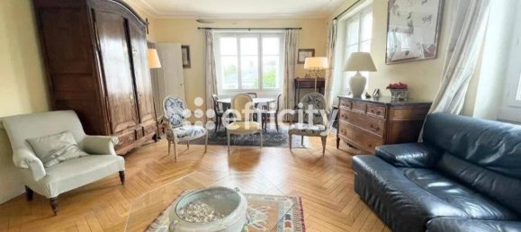 5 bedrooms House in Nantes, France No. 320225 2