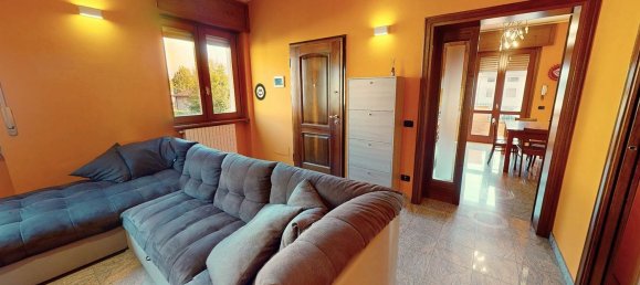 3 rooms Apartment in Cologno al Serio, Italy No. 279607 8