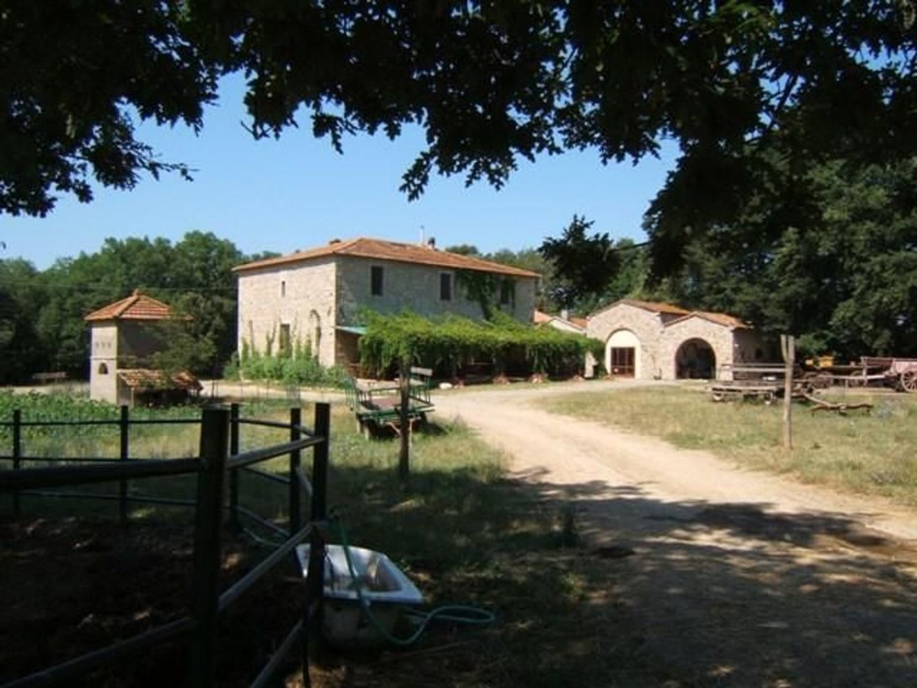 15 rooms House in Montecatini Val di Cecina, Italy No. 218531