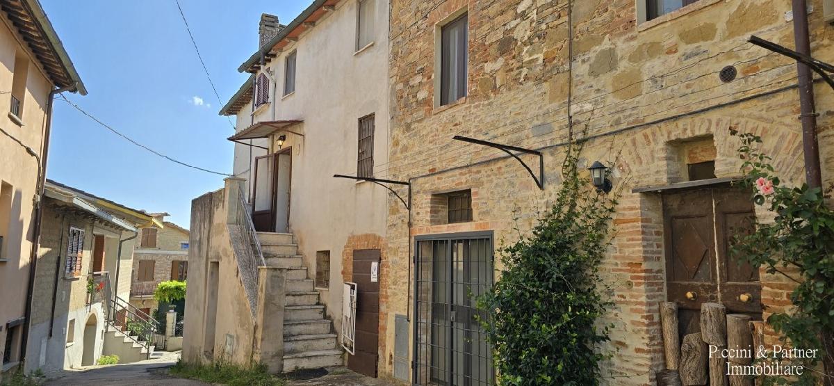 3 bedrooms House in Magione, Italy No. 309833