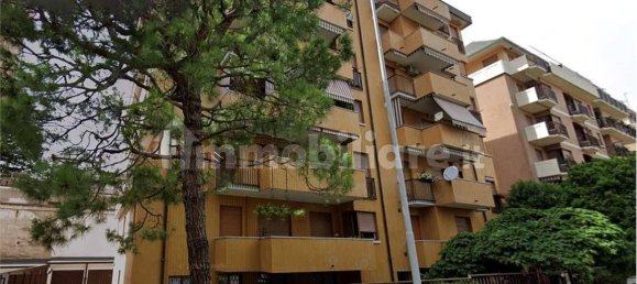 4 bedrooms Apartment in Busto Arsizio, Italy No. 291327 2