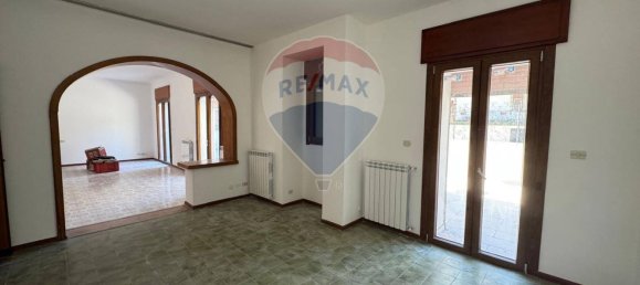5 rooms Apartment in Tremestieri Etneo, Italy No. 275340 3