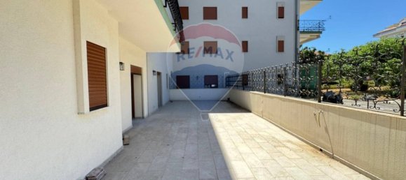 5 rooms Apartment in Tremestieri Etneo, Italy No. 275340 7