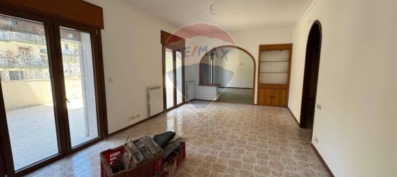 5 rooms Apartment in Tremestieri Etneo, Italy No. 275340 2