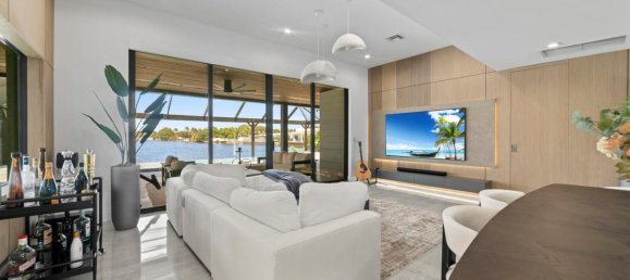 4 dormitorios villa en venta en Miami, Miami-Dade, Florida, USA № 615857 7