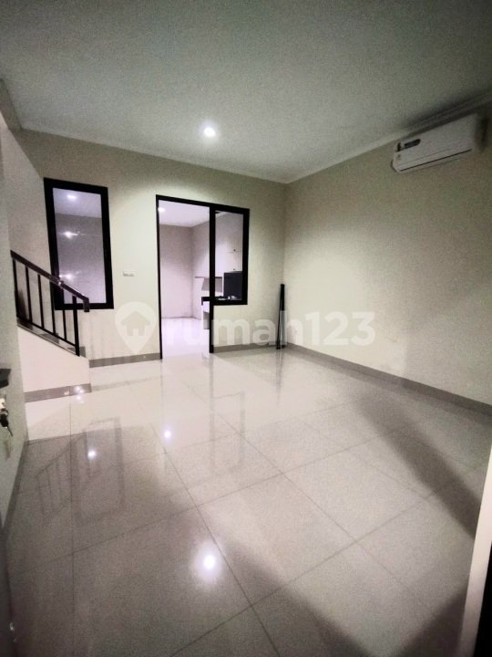 3 Schlafzimmer Haus in Jakarta, Indonesia, Nr. 2564