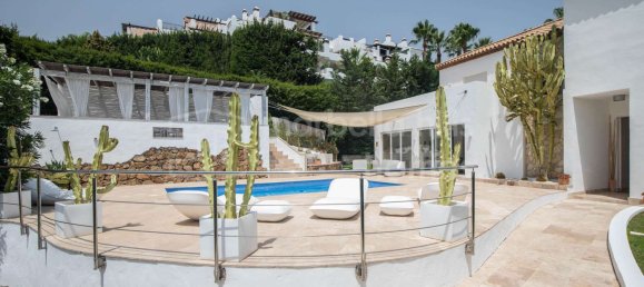5 bedrooms Villa in Marbella, Spain No. 102788 25