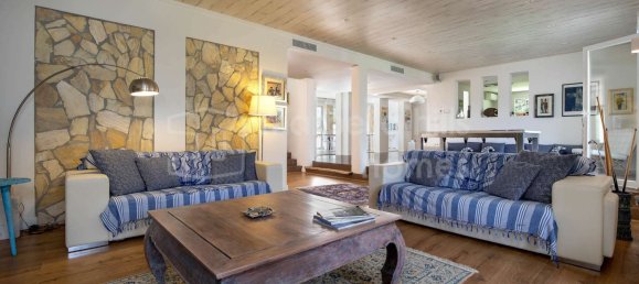 5 bedrooms Villa in Marbella, Spain No. 102788 2