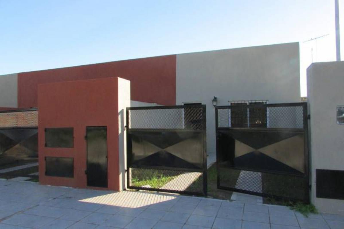 2 bedrooms House in Lobos, Argentina No. 58478