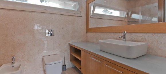 4 bedrooms House in Almada, Portugal No. 111208 17