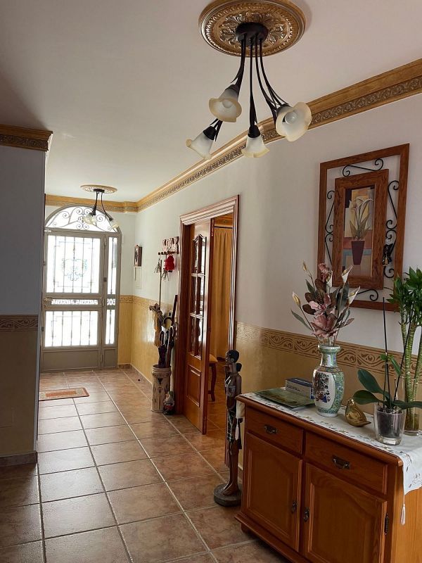 6 bedrooms Townhouse in Coin, Spain No. 227802