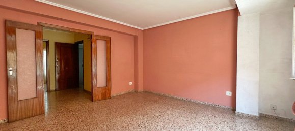 4 bedrooms Apartment in Mislata, Spain No. 175135 4