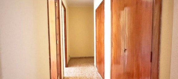 4 bedrooms Apartment in Mislata, Spain No. 175135 6