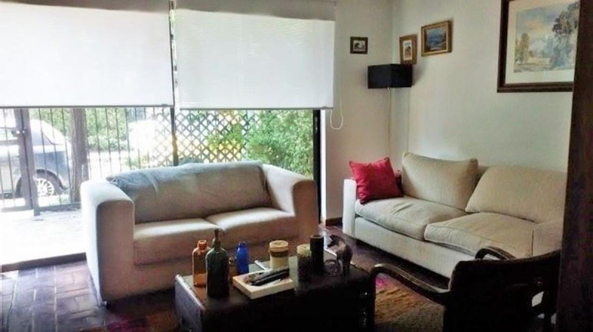 4 bedrooms House in Santiago, Chile No. 2521