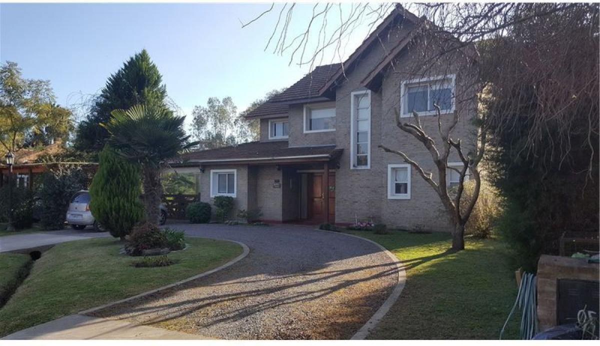 Дом с 4 спальнями в Пилар, Аргентина № 56206