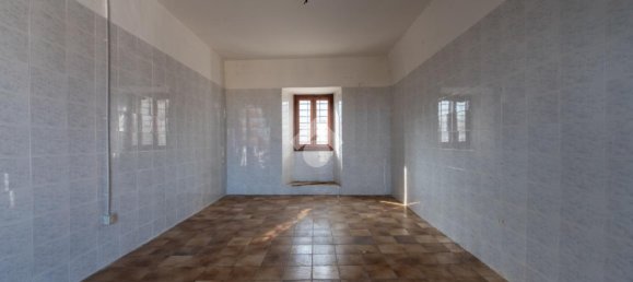 Дом с 6 комнатами в Костильоле Салуццо, Италия № 19812 18