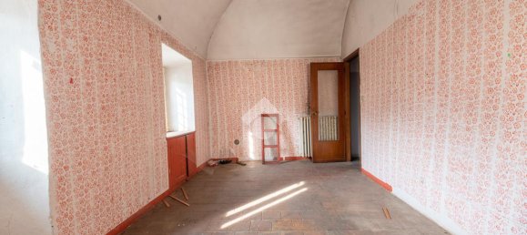 Дом с 6 комнатами в Костильоле Салуццо, Италия № 19812 31