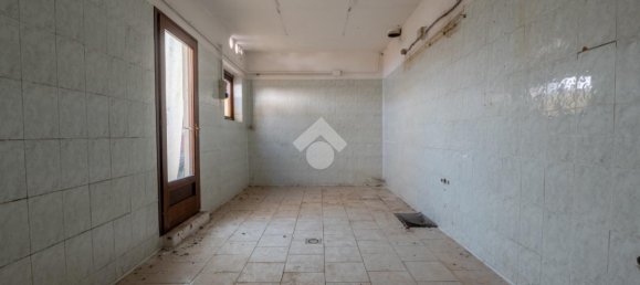 Дом с 6 комнатами в Костильоле Салуццо, Италия № 19812 22