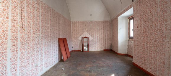 Дом с 6 комнатами в Костильоле Салуццо, Италия № 19812 32