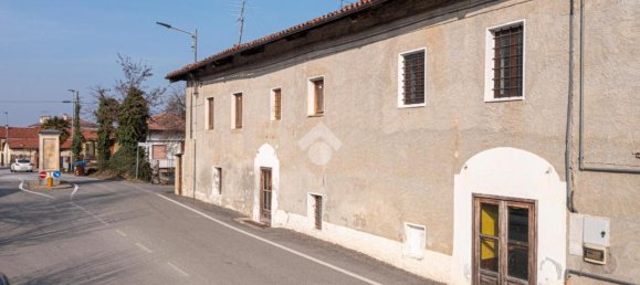 Дом с 6 комнатами в Костильоле Салуццо, Италия № 19812 27