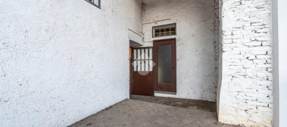 Дом с 6 комнатами в Костильоле Салуццо, Италия № 19812 17