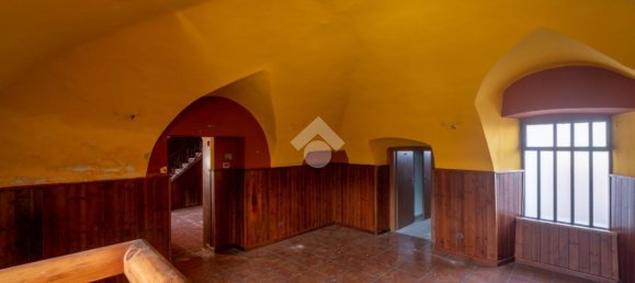 Дом с 6 комнатами в Костильоле Салуццо, Италия № 19812 6