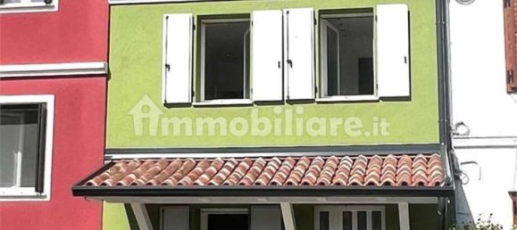 3 bedrooms House in Udine, Italy No. 21182 3
