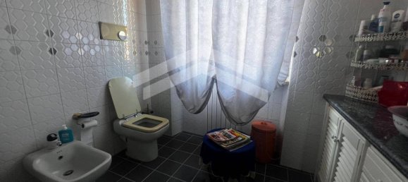 8-salle Appartement à Campobasso, Italy No. 228708 3