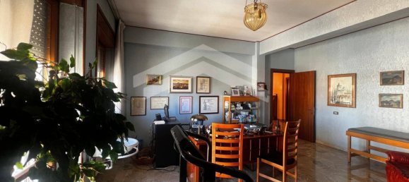 8-salle Appartement à Campobasso, Italy No. 228708 5