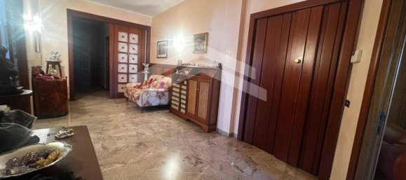 8-salle Appartement à Campobasso, Italy No. 228708 4