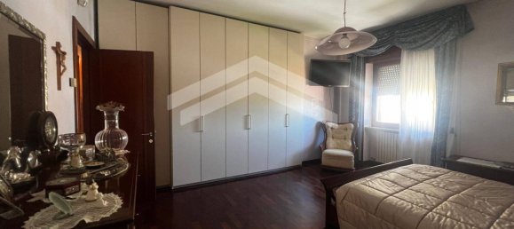 8-salle Appartement à Campobasso, Italy No. 228708 12