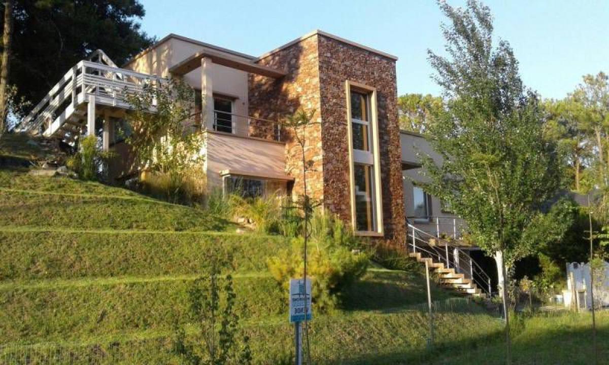 5 bedrooms House in Mar del Plata, Argentina No. 80539