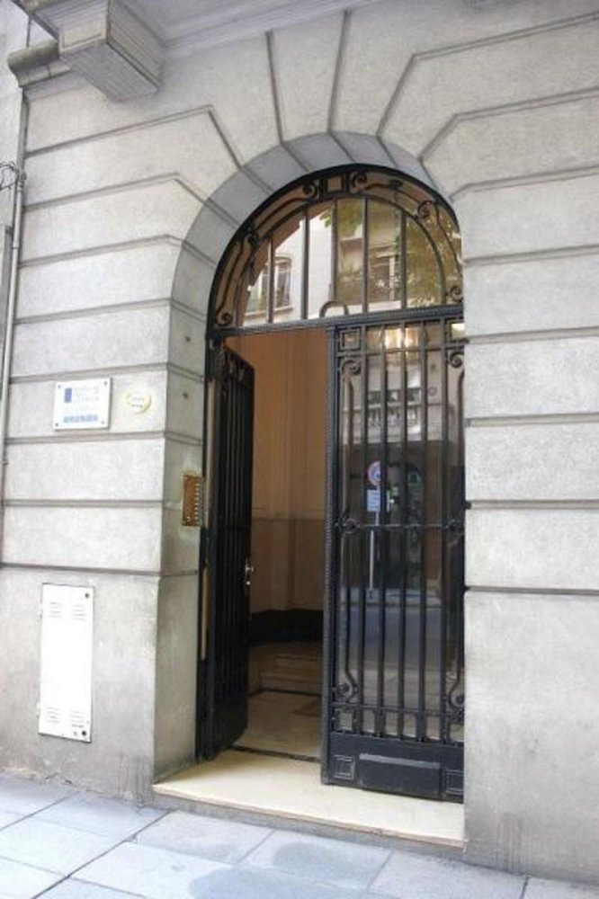 Apartamento de 3 dormitorios en Buenos Aires, Argentina No. 77281