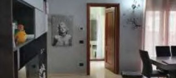 Apartamento de 3 divisões em Gallarate, Italy N.º 198975 12