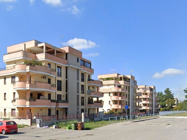 Apartamento de 3 divisões em Gallarate, Italy N.º 198975