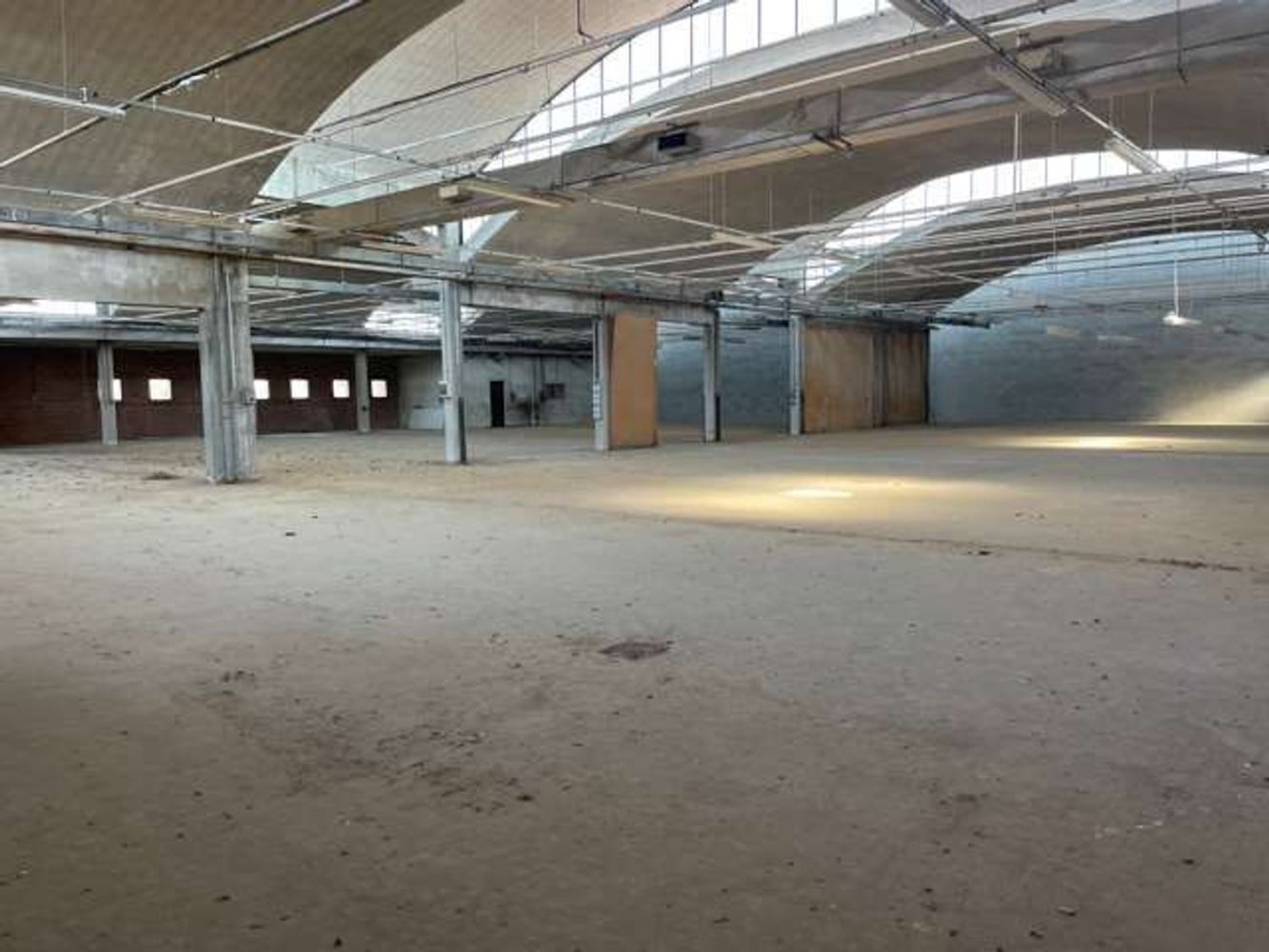 Entrepôt à Mariano Comense, Italy 1650m² No. 147955