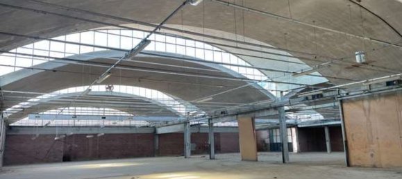 Entrepôt à Mariano Comense, Italy 1650m² No. 147955 3