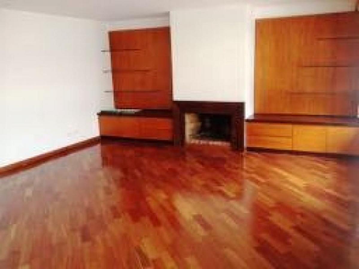 3 bedrooms House in Bogota, Colombia No. 12276