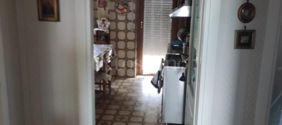 6 rooms Apartment in Potenza, Italy No. 324982 4