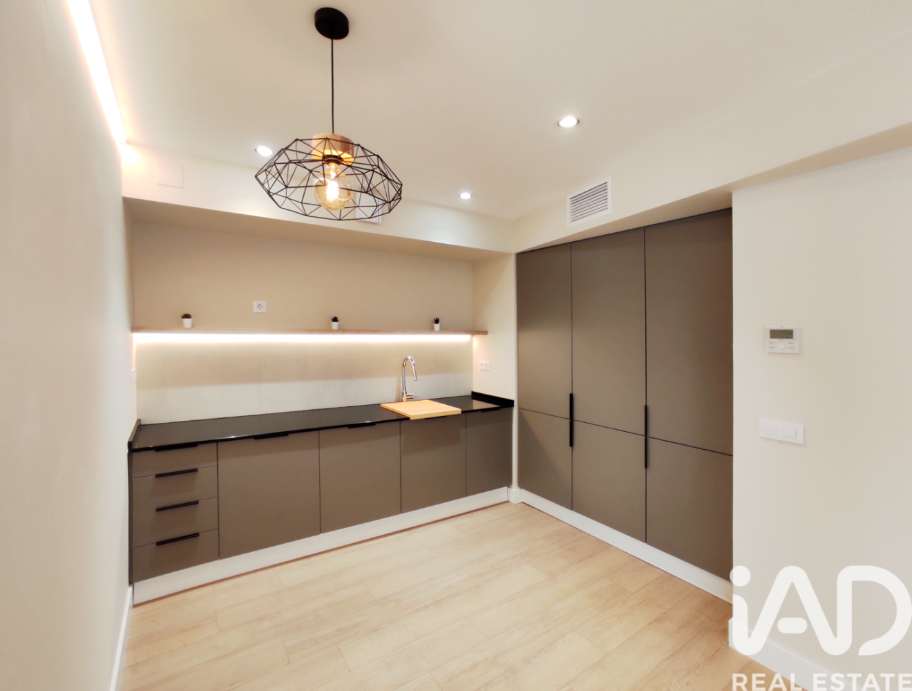 67m² Commercial property in Barcelona, Spain No. 292337