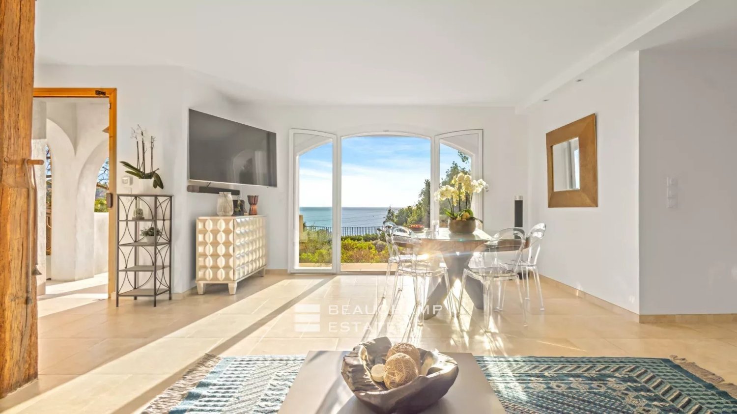 3 bedrooms Villa in Theoule-sur-Mer, France No. 291821