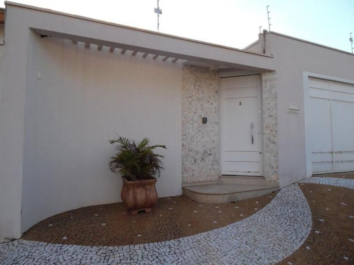 Casa de 3 dormitorios en Sao Paulo, Brazil No. 566826